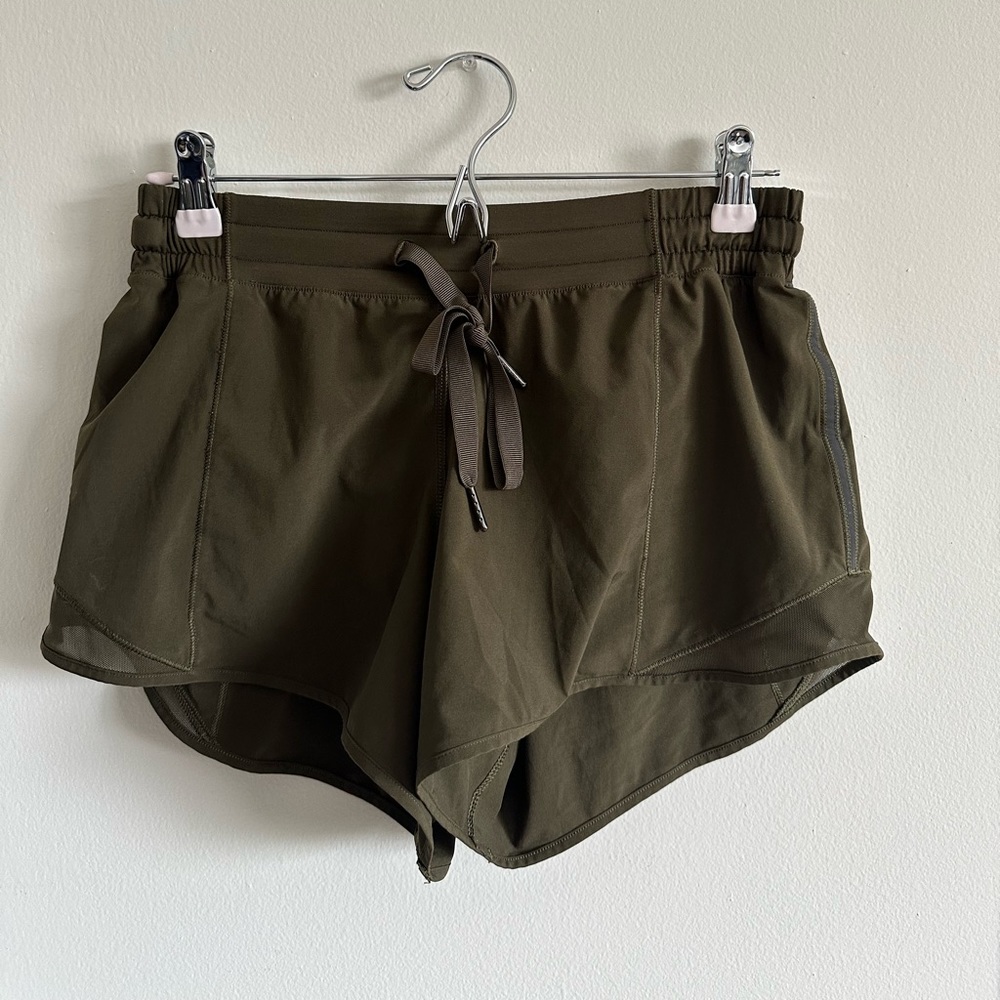 Lululemon Hotty Hot Shorts - Picture 2 of 5
